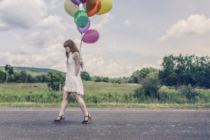 5 brands killing it with content marketing_walking_girl_holding_Balloons