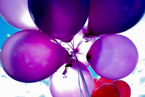 turning-the-big-30-purple-and-red-balloons
