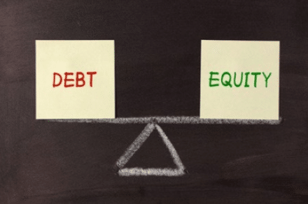 CashFlow-It:-How-to-best-balance-equity-and-debt-in-your-business-scales