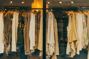How-to-declutter-your-copy-rack-of-clothes-store-front